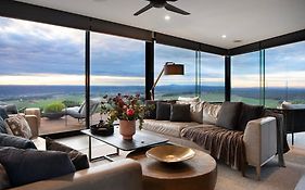 Sky High- Iconic Ridge-Top Retreat